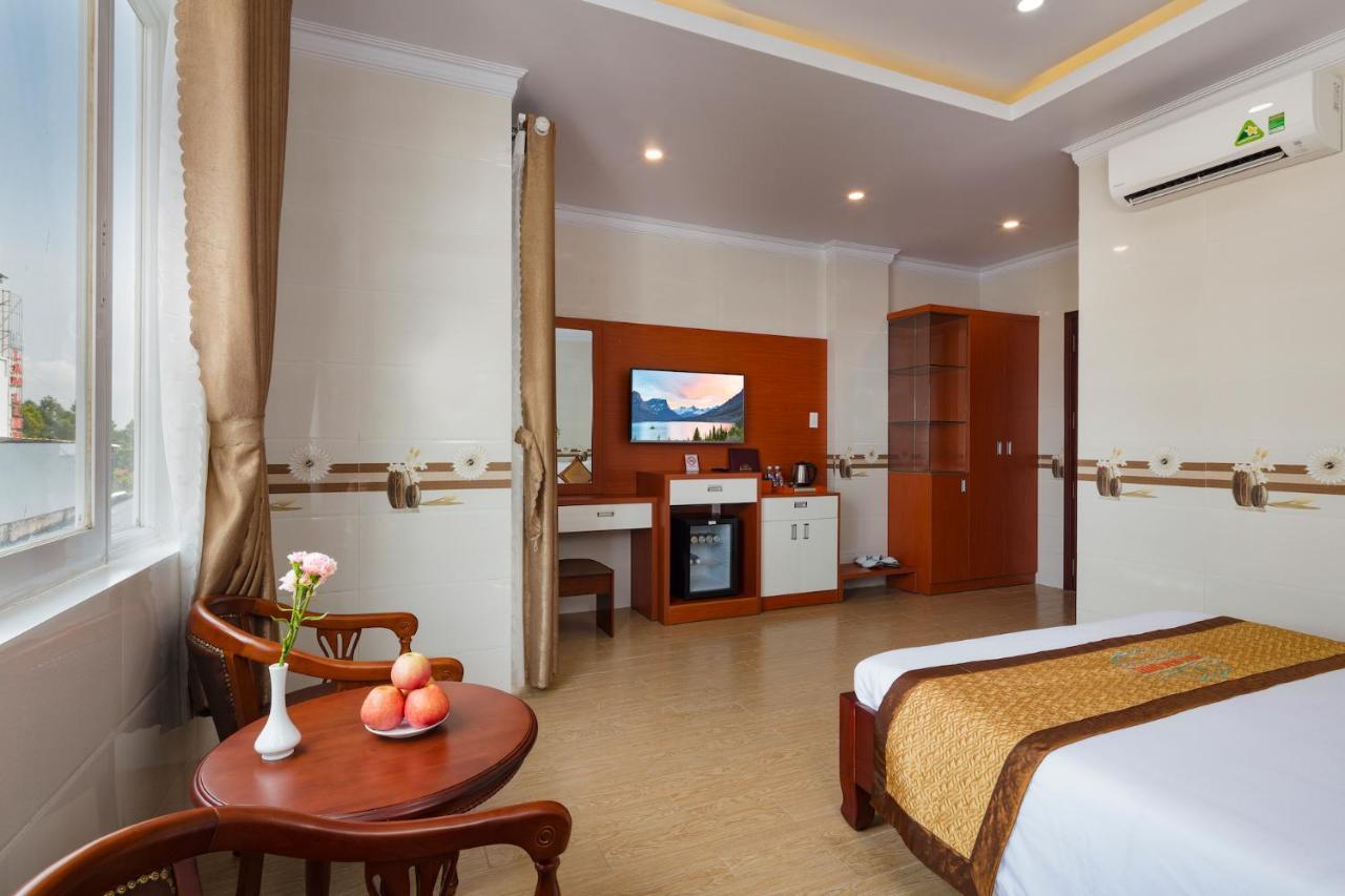 Phuc Ngoc Hotel Rach Gia Exterior photo