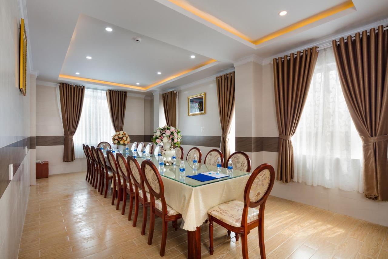 Phuc Ngoc Hotel Rach Gia Exterior photo